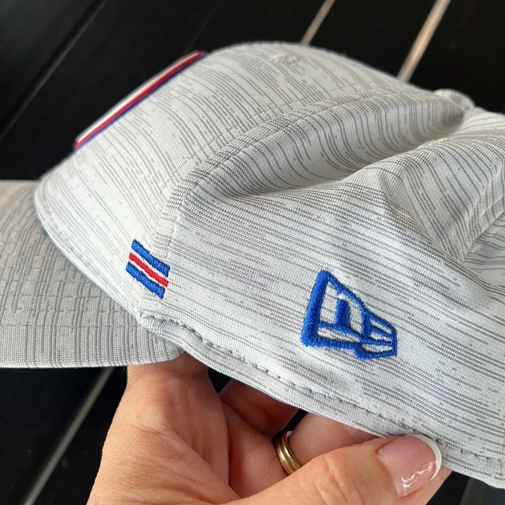 Men's New Era Gray Buffalo Bills 2020 NFL Sideline Official 39THIRTY Flex Hat - Picture 7 of 9